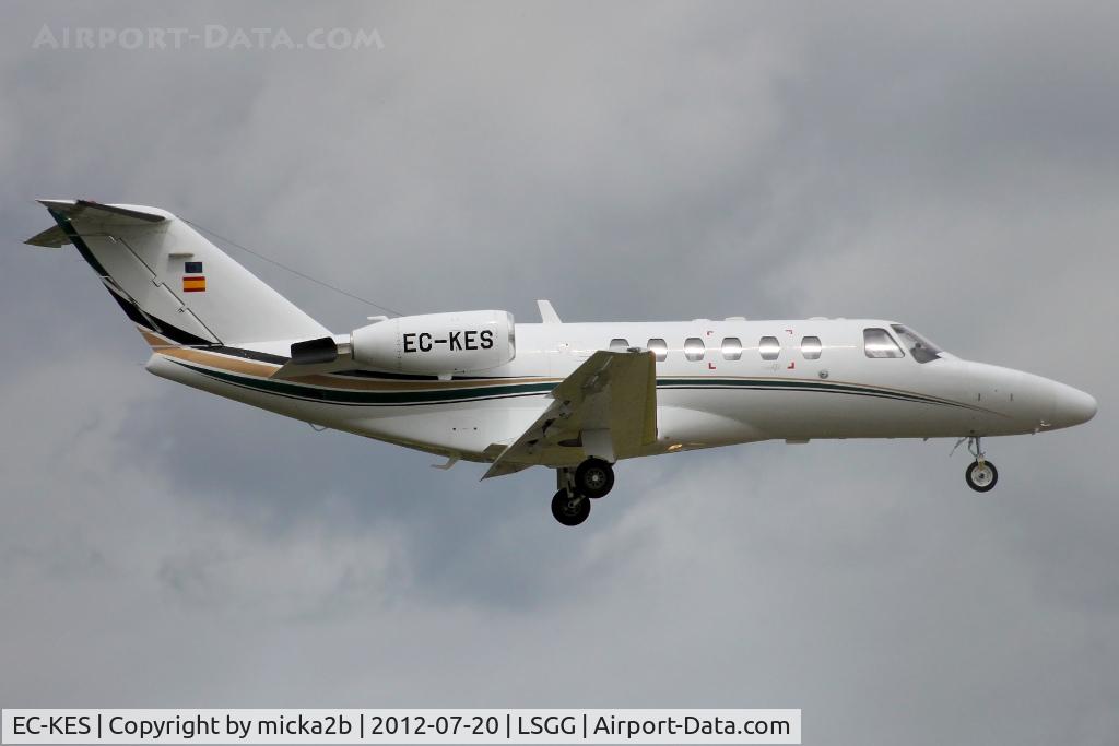 EC-KES, 2003 Cessna 525A CitationJet CJ2 C/N 525A-0155, Landing
