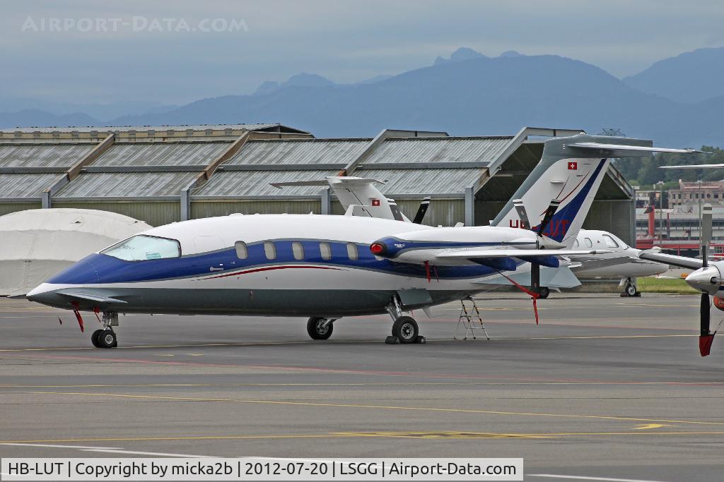 HB-LUT, 2010 Piaggio P-180 Avanti C/N 1201, Parked