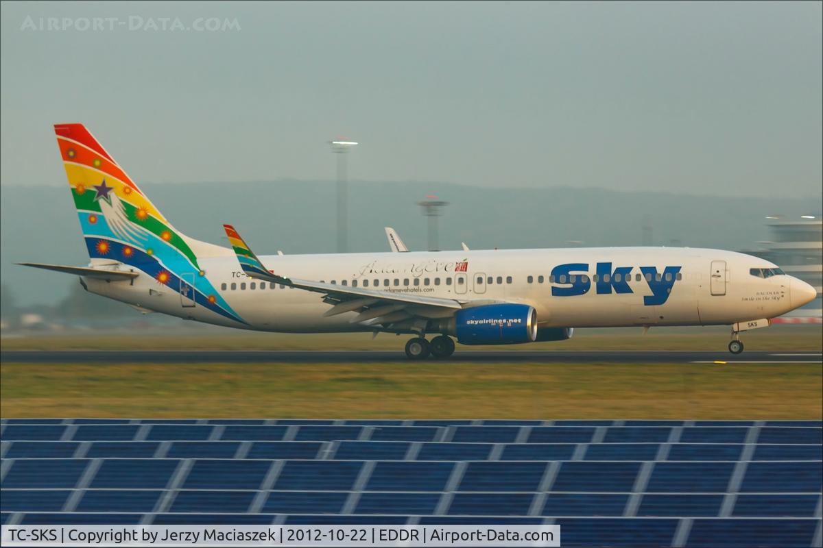TC-SKS, 2001 Boeing 737-83N C/N 32348, Boeing 737-83N