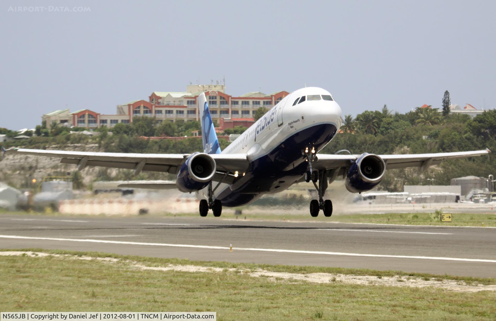 N565JB, 2003 Airbus A320-232 C/N 2031, N565JB