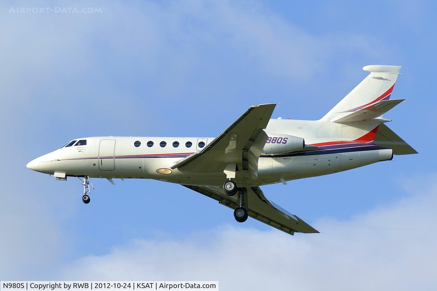 N980S, 1994 Dassault Falcon 50 C/N 249, On approach 12R