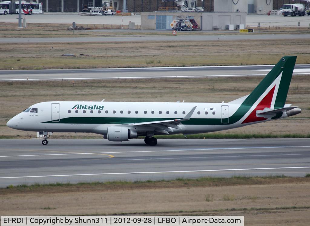 EI-RDI, 2012 Embraer 175LR (ERJ-170-200LR) C/N 17000340, Taxiing to the Terminal...