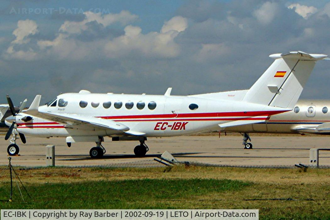 EC-IBK, 2001 Beech Super King Air 350 C/N FL-328, Beech 350 Super King Air [FL-328] Madrid-Torrejon~EC 19/09/2002