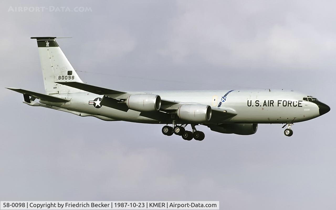 58-0098, 1958 Boeing KC-135R Stratotanker C/N 17843, on final at Castle AFB