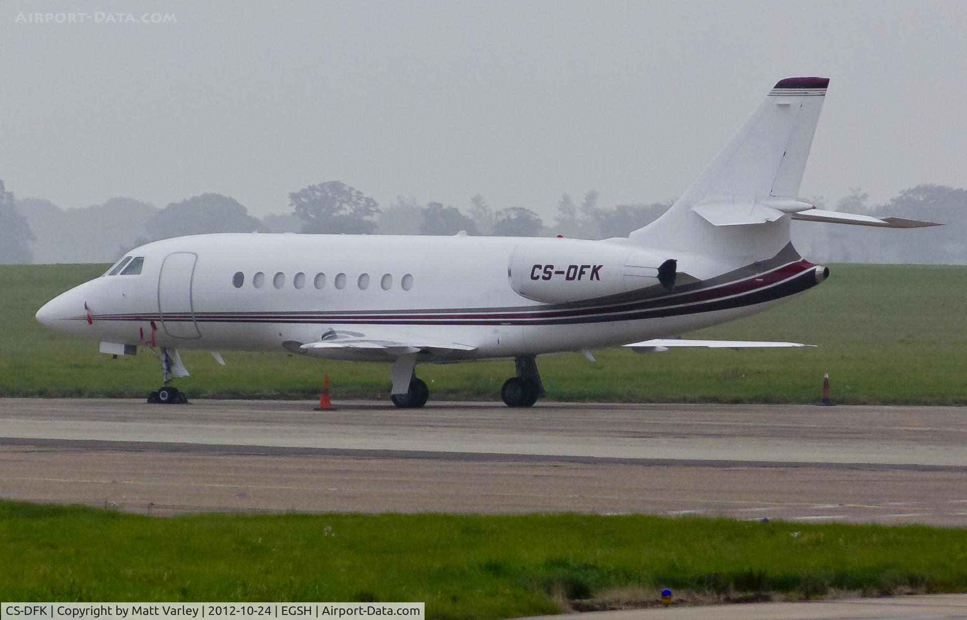 CS-DFK, 2006 Dassault Falcon 2000EX C/N 65, Sat on a misty and merky stand 7/8