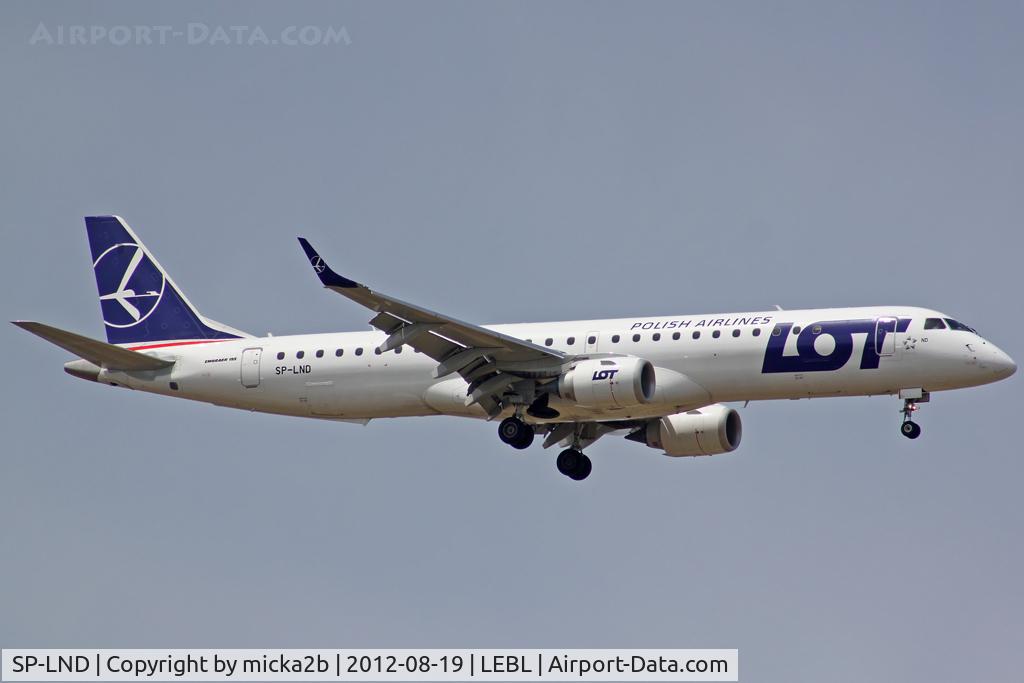 SP-LND, 2012 Embraer 195LR (ERJ-190-200LR) C/N 19000516, Landing