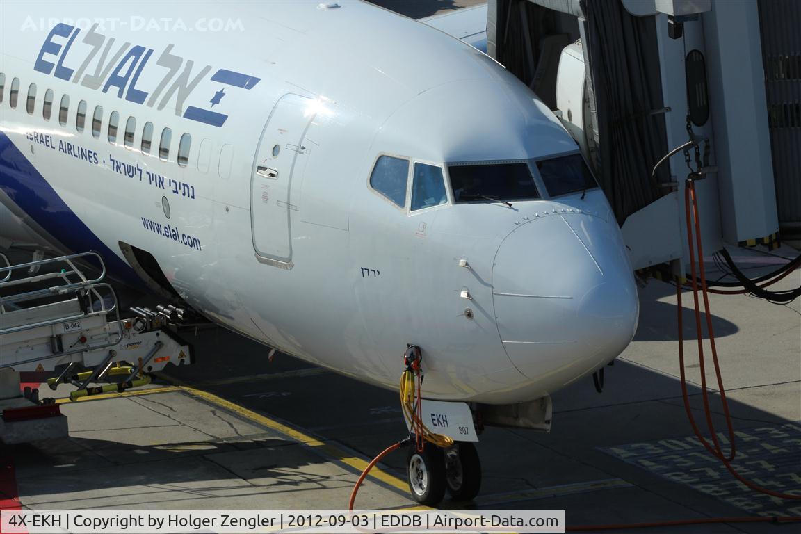 4X-EKH, 2009 Boeing 737-85P C/N 35458, Close shot of an EL AL B737.....
