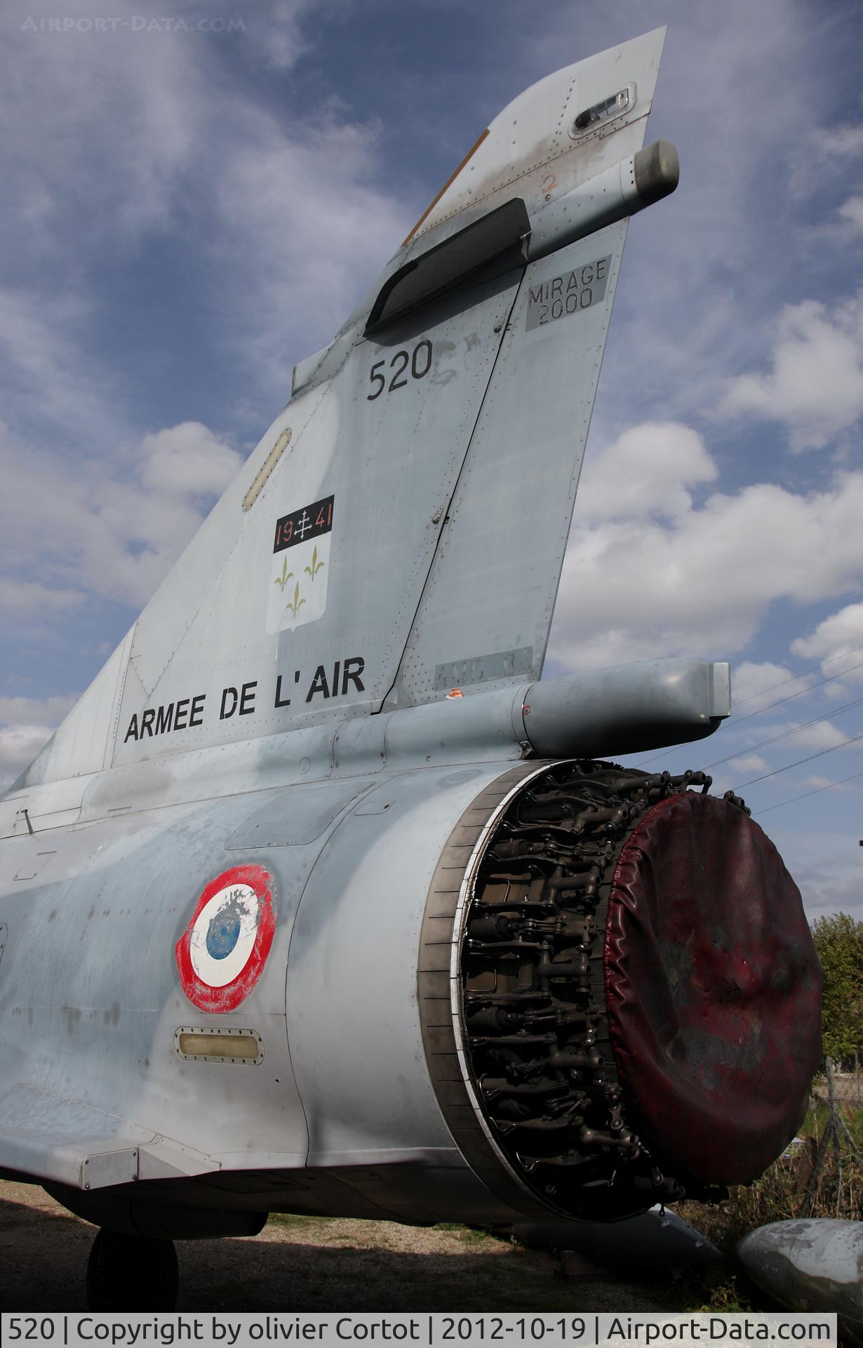 520, Dassault Mirage 2000B C/N 247, the 520's tail, note the unusual view on the snecma reactor. Musée aéronautique d'Orange, France