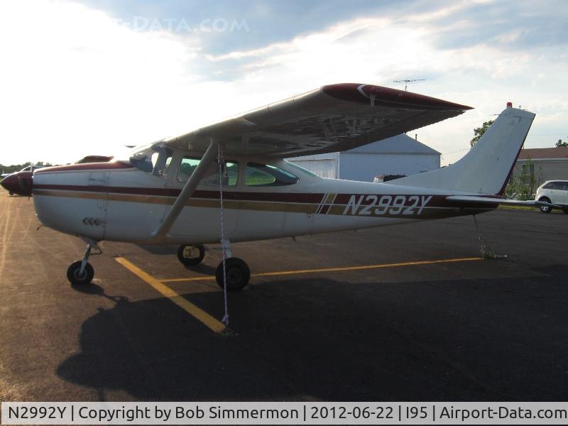N2992Y, 1962 Cessna 182E Skylane C/N 18253992, On the ramp at Kenton, Ohio