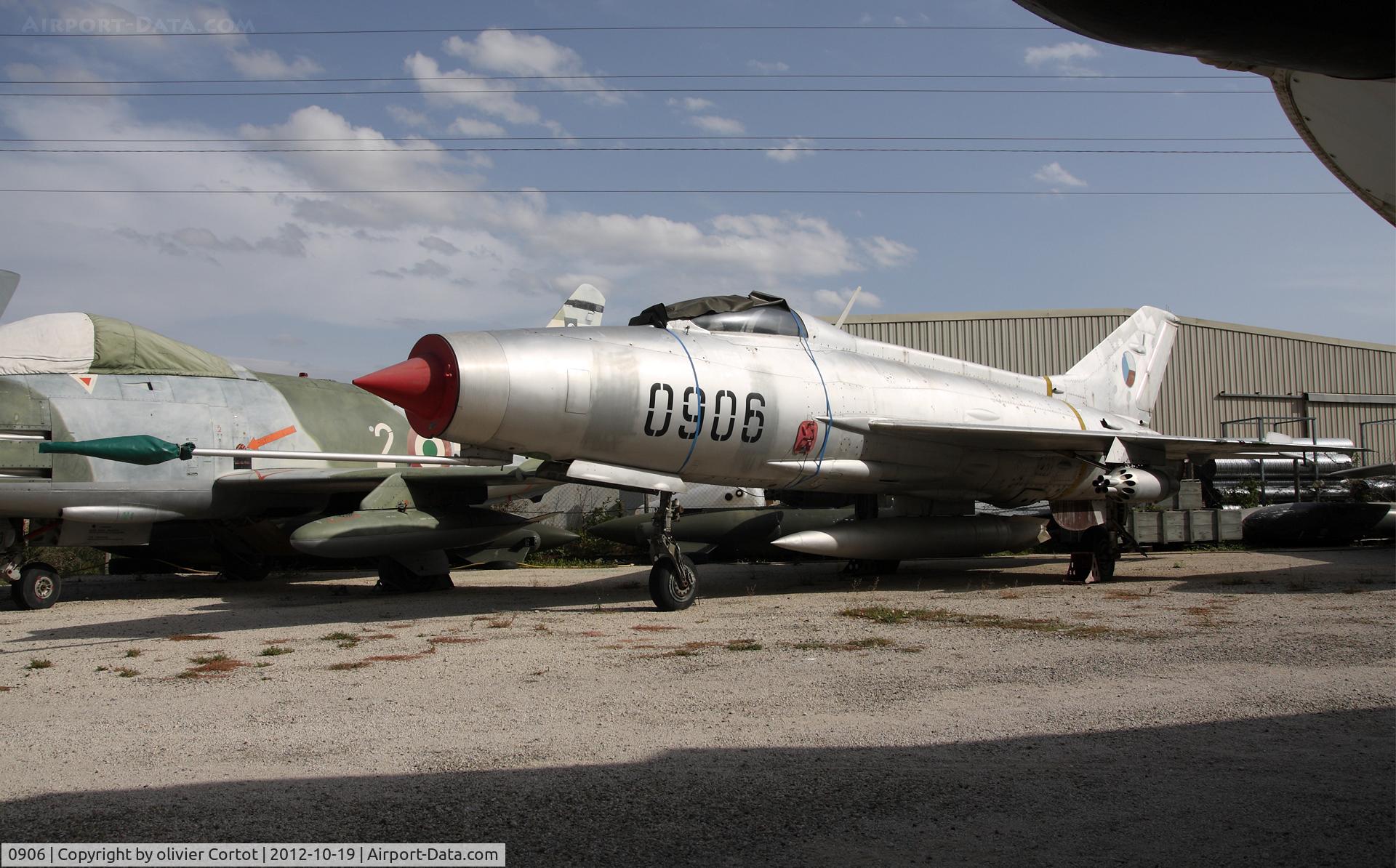0906, Mikoyan-Gurevich MiG-21F-13 C/N 741906, Musée aéronautique d'Orange, France
