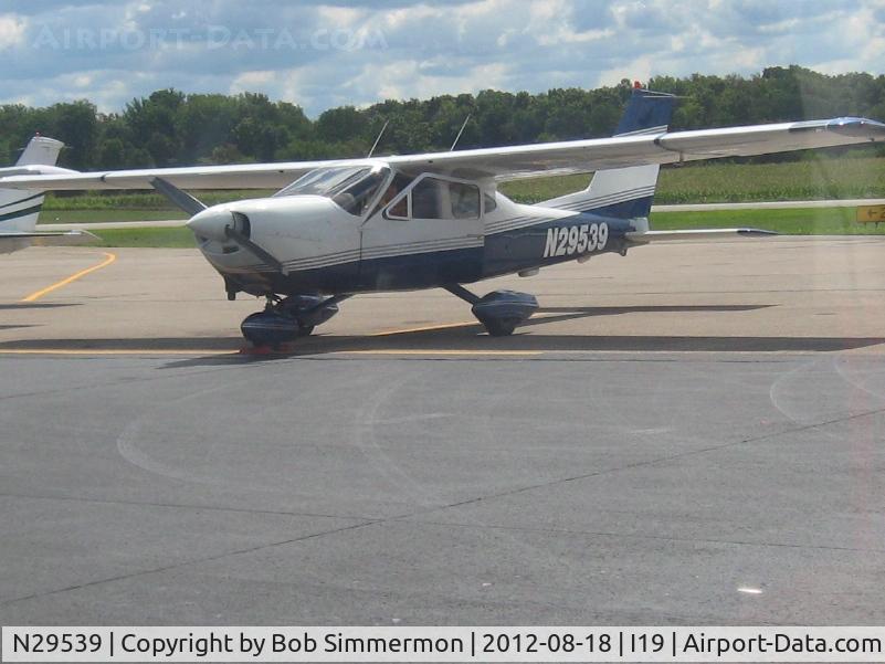 N29539, 1968 Cessna 177 Cardinal C/N 17700950, Arriving at Xenia, Ohio