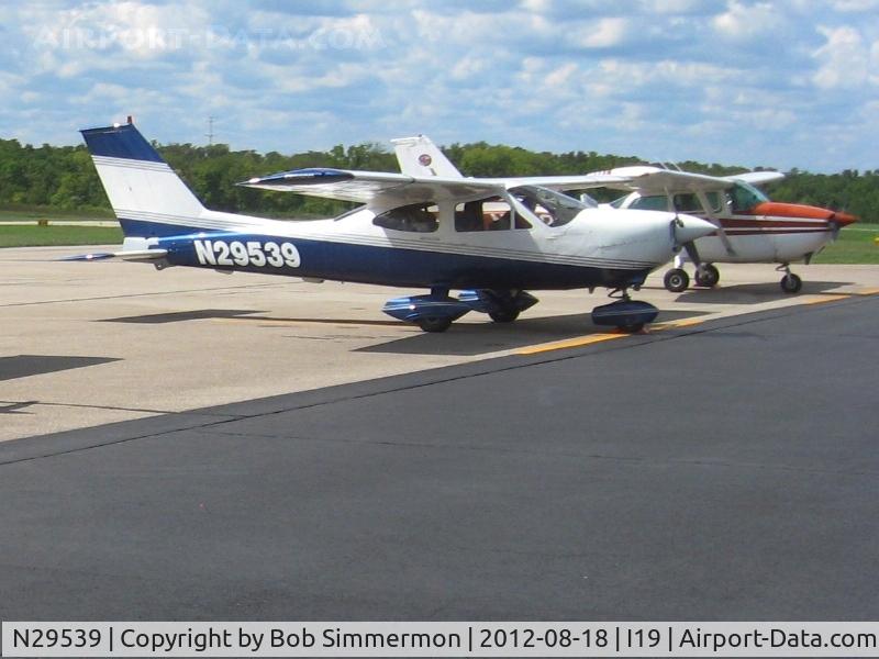 N29539, 1968 Cessna 177 Cardinal C/N 17700950, On the ramp in Xenia, Ohio