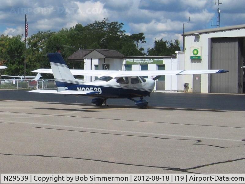 N29539, 1968 Cessna 177 Cardinal C/N 17700950, On the ramp in Xenia, Ohio