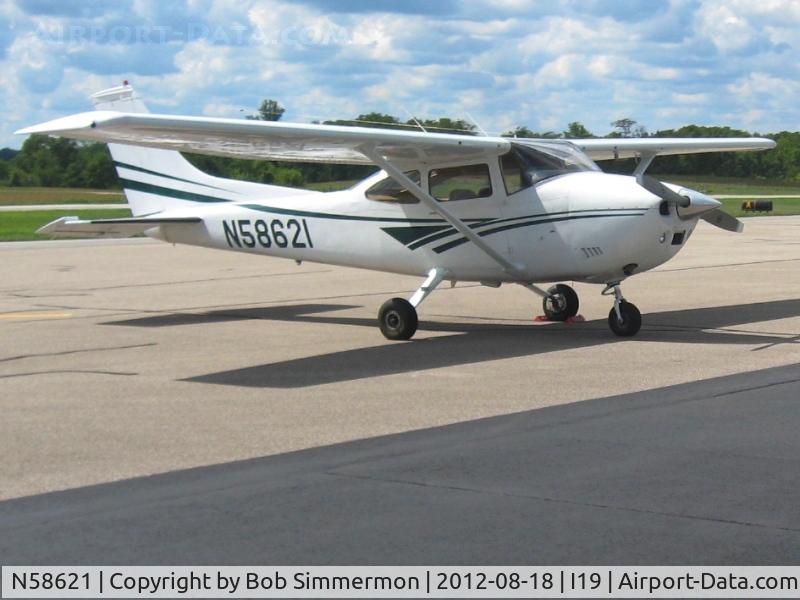 N58621, 1973 Cessna 182P Skylane C/N 18262180, On the ramp in Xenia, Ohio
