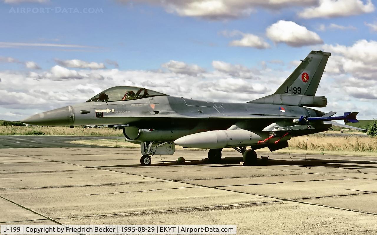 J-199, Fokker F-16AM Fighting Falcon C/N 6D106, flightline at Aalborg AB