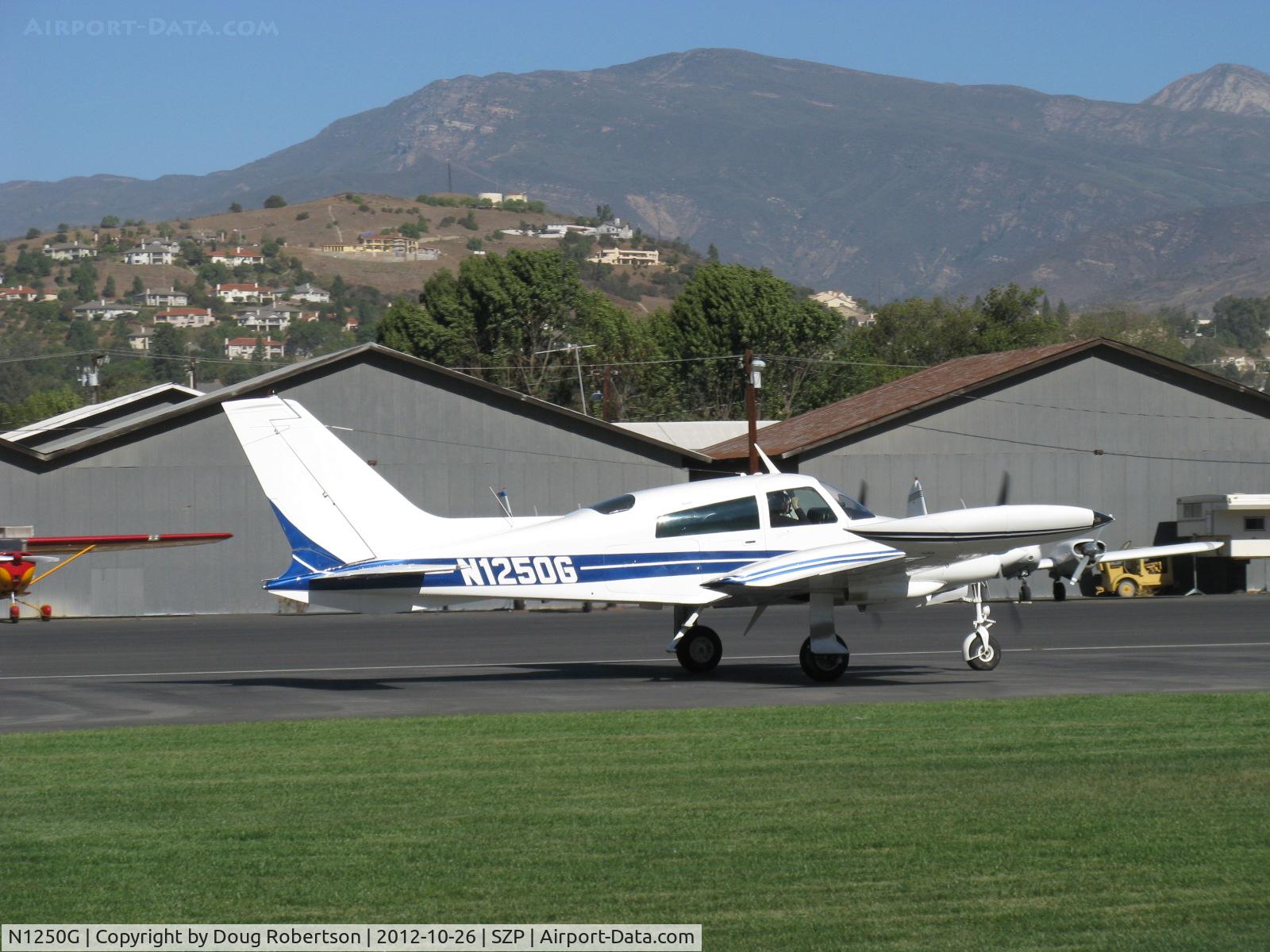 N1250G, 1974 Cessna 310Q C/N 310Q1101, 1974 Cessna 310Q, two Continental IO-470-VO 260 Hp each, takeoff roll Rwy 04