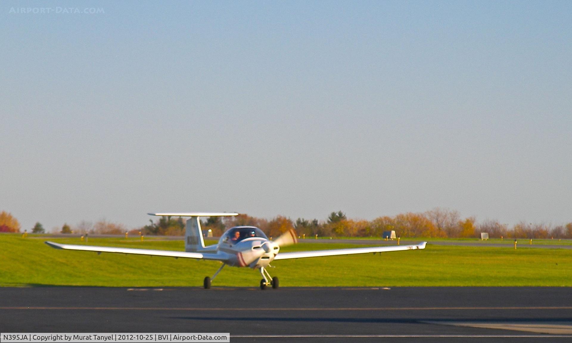 N395JA, 2003 Diamond DA-20C-1 Eclipse C/N C0210, Revving down