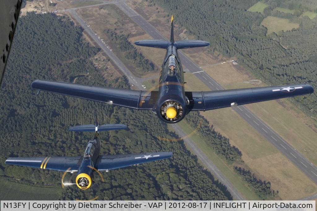 N13FY, 1942 North American AT-6A Texan C/N 78-6922, T6 inflight