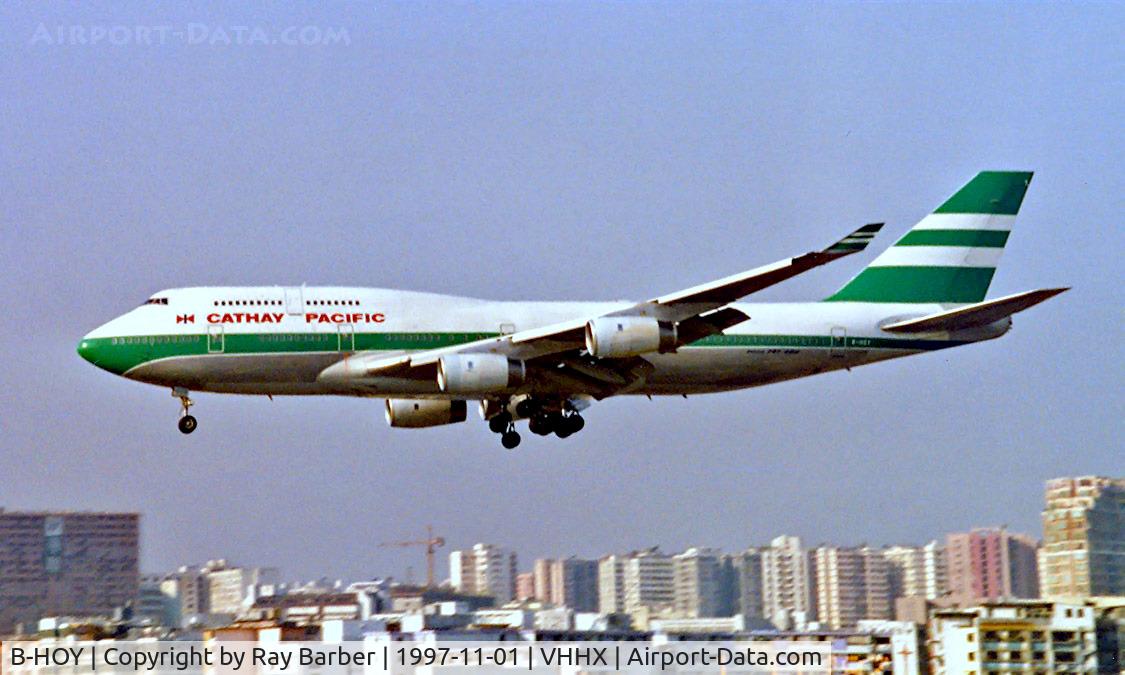 B-HOY, 1991 Boeing 747-467 C/N 25351, Boeing 747-467 [25351] (Cathay Pacific Airways) Hong Kong/Kai Tac~B 01/11/1997