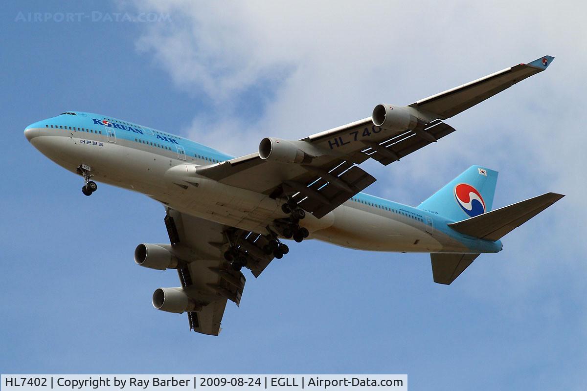 HL7402, 1998 Boeing 747-4B5 C/N 26407, Boeing 747-4B5 [26407] (Korean Air) Home~G 24/08/2009.On approach 27R.