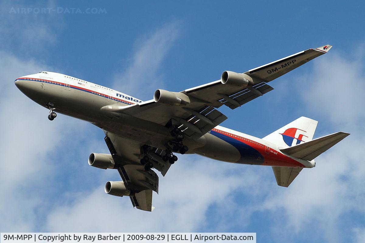 9M-MPP, 2002 Boeing 747-4H6 C/N 29900, Boeing 747-4H6 [29900] (Malaysia Airlines) Home~G 29/08/2009.