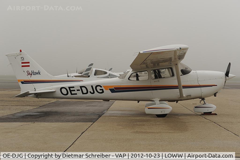 OE-DJG, 2001 Cessna 172R Skyhawk C/N 17281036, Cessna 172