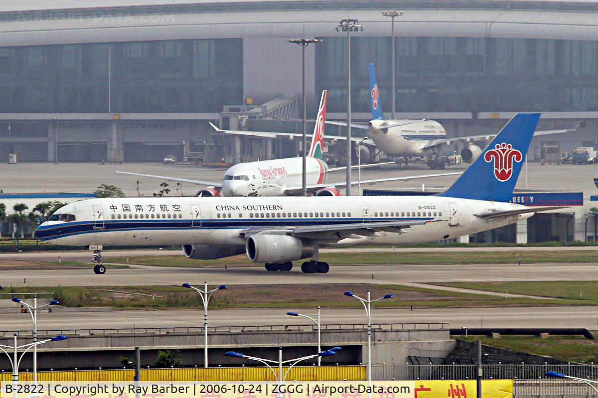 B-2822, 1992 Boeing 757-21B C/N 25884, Boeing 757-21B [25884] (China Southern Airlines) Guangzhou-Baiyun~B 24/10/2006