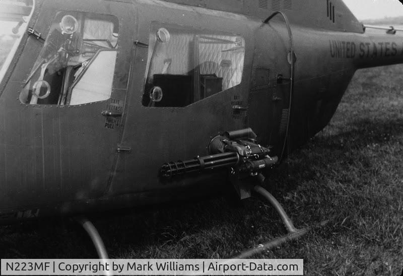 N223MF, Bell OH-58A C/N 70-15260, Back in 1971 with M27-MGun instaled