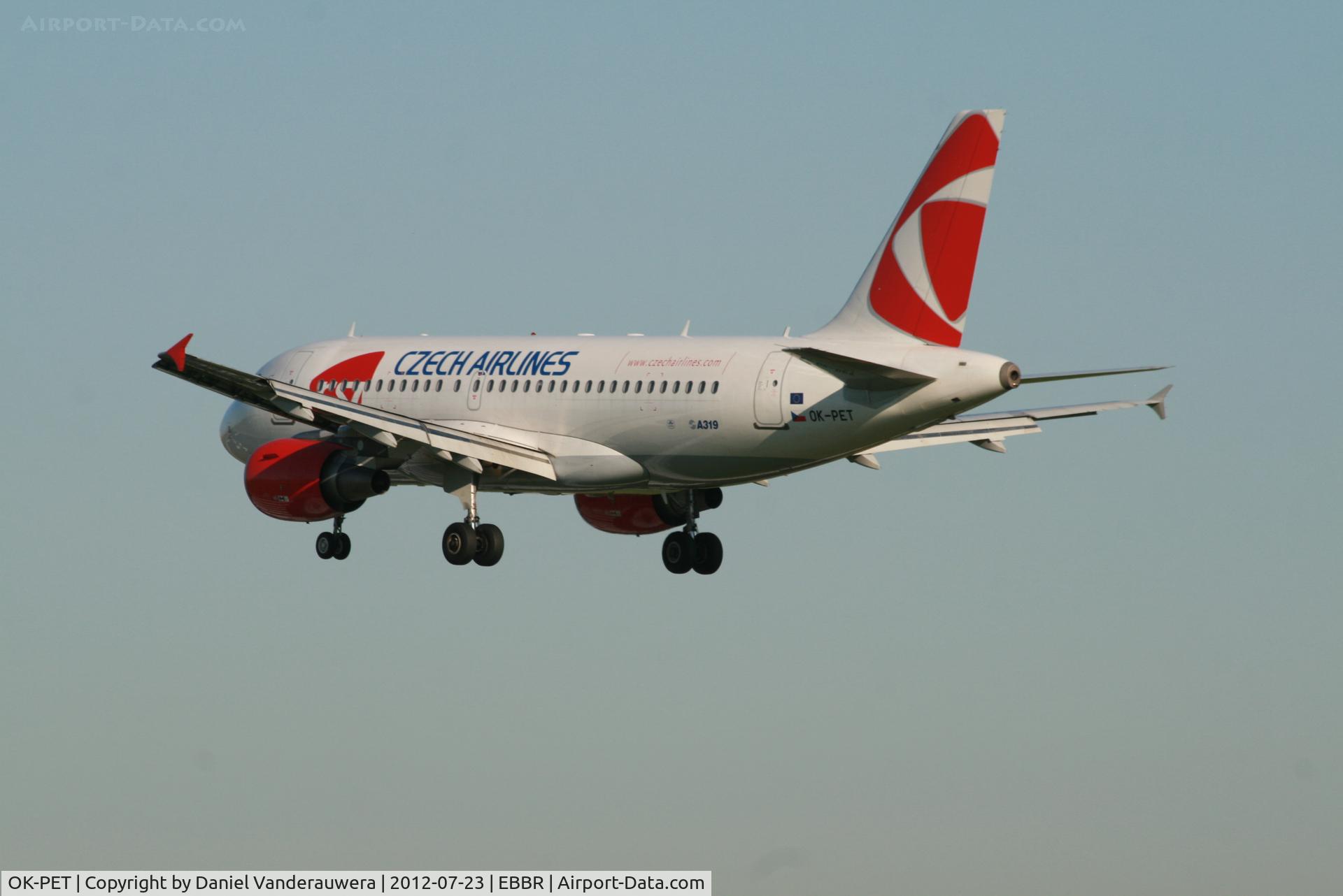 OK-PET, 2010 Airbus A319-112 C/N 4258, Flight OK630 is descending to RWY 25L