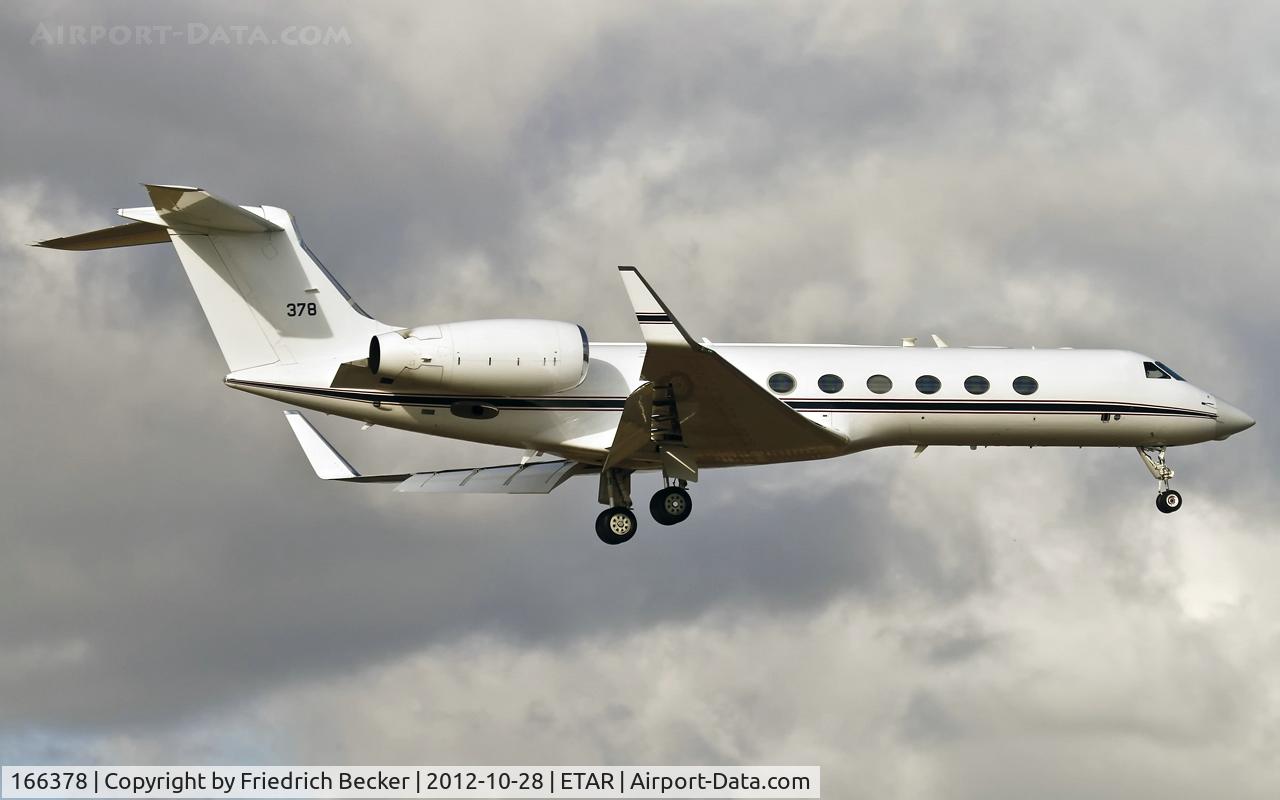166378, 2005 Gulfstream Aerospace C-37B Gulfstream 550 C/N 5098, on final RW08