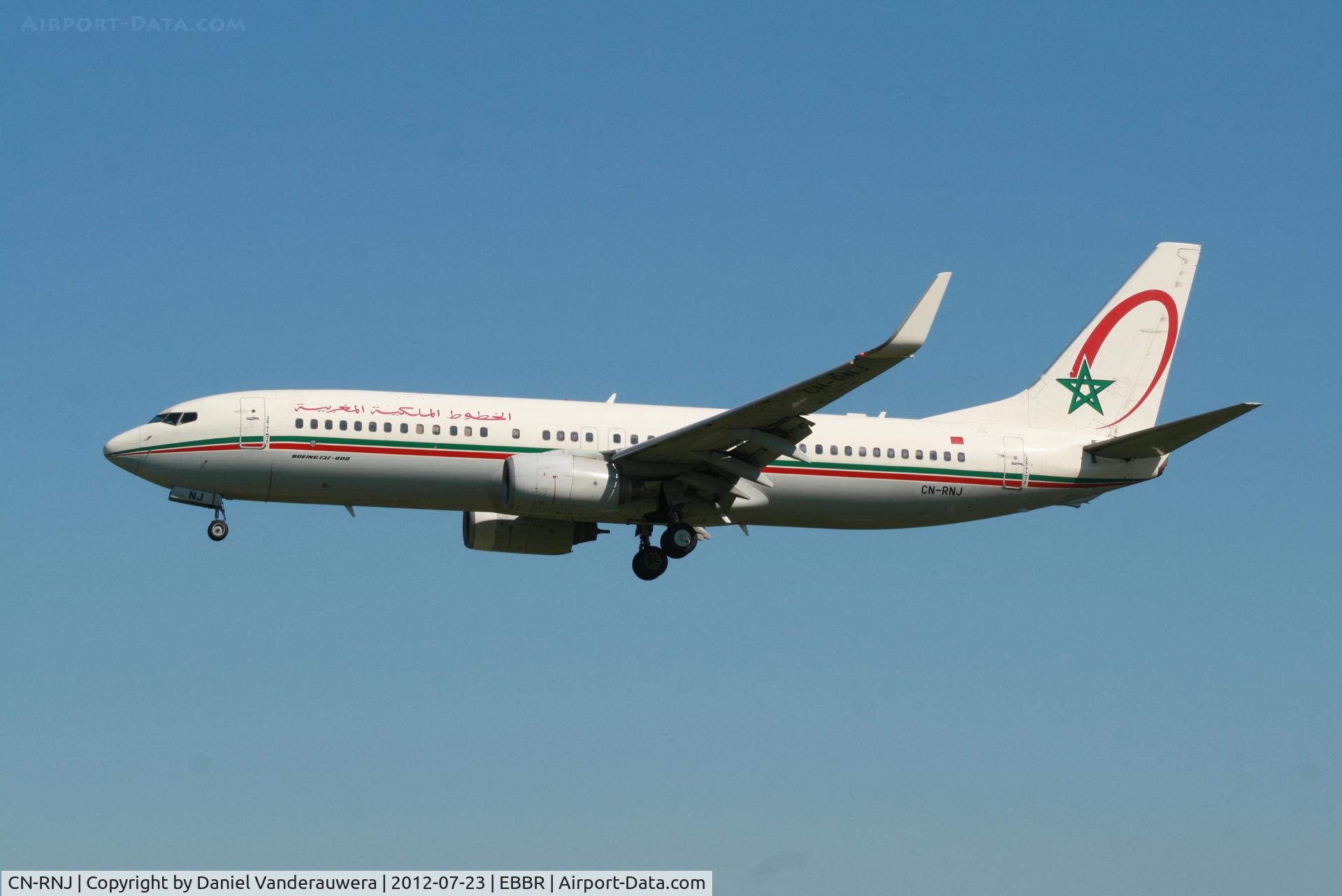 CN-RNJ, 1998 Boeing 737-8B6 C/N 28980, Arrival of flight AT678 to RWY 25L