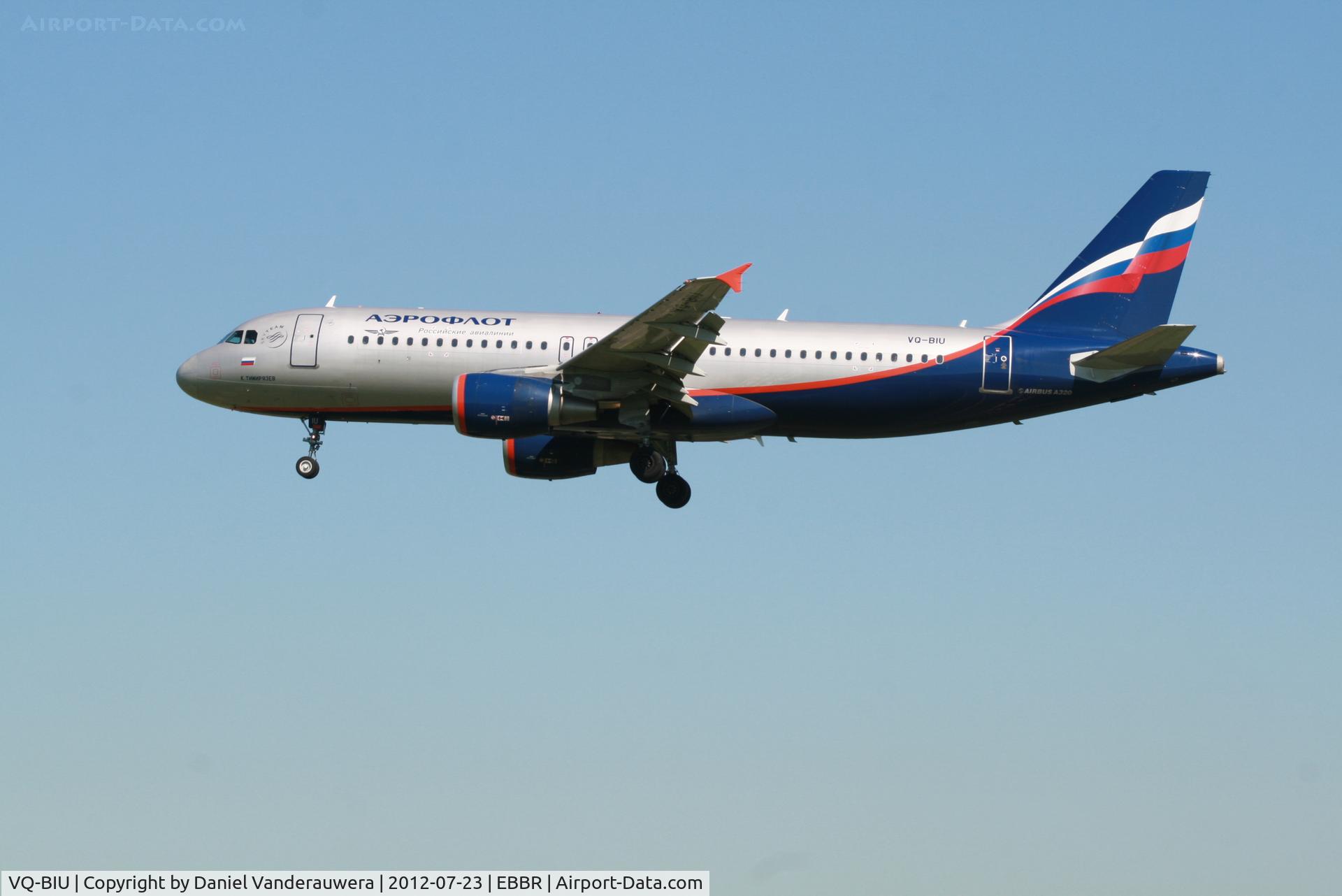 VQ-BIU, 2011 Airbus A320-214 C/N 4684, Flight SU2560 is decending to RWY 25L