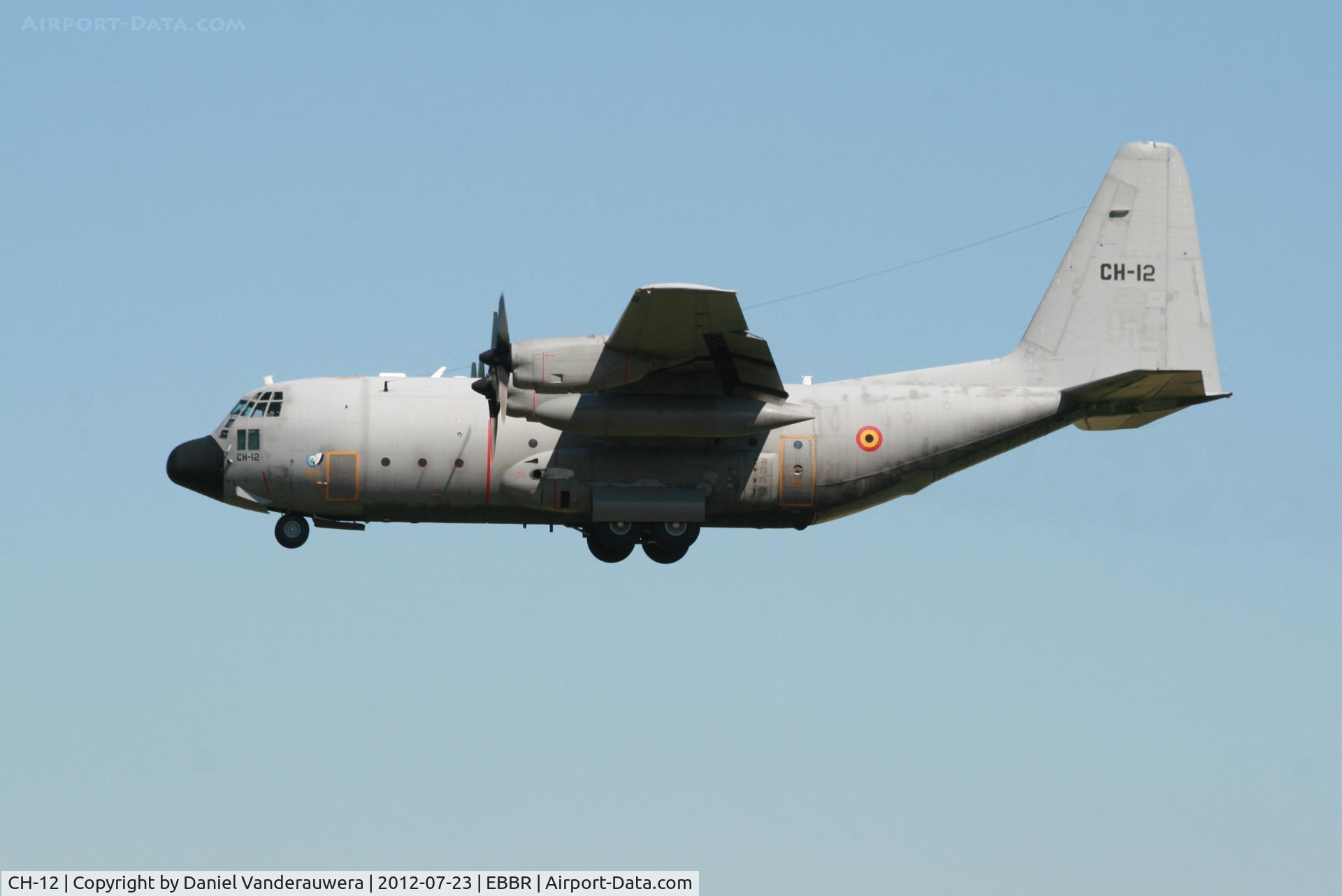 CH-12, 1971 Lockheed C-130H Hercules C/N 382-4483, Descending to RWY 25L