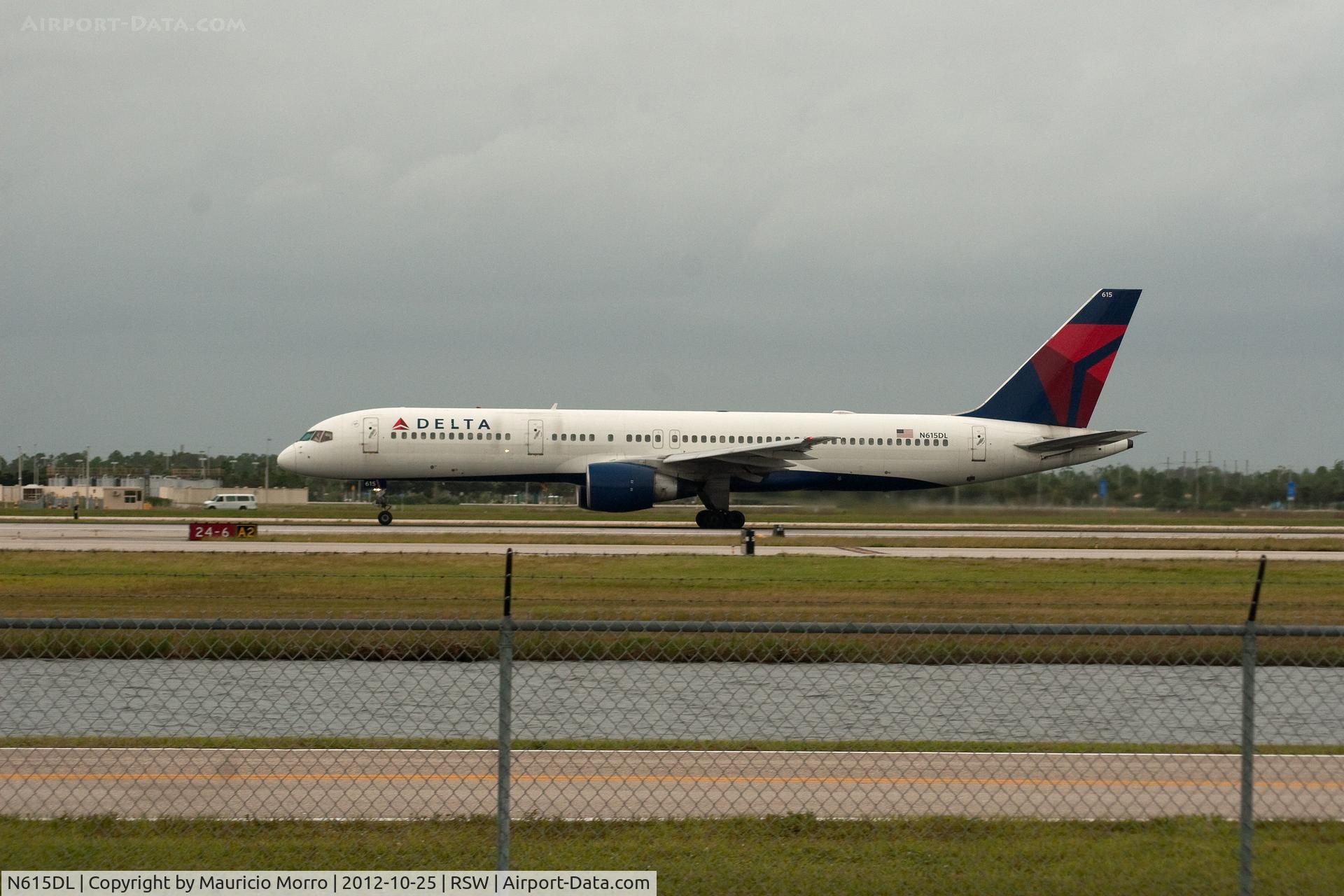 N615DL, 1986 Boeing 757-232 C/N 22822, Departing for ATL