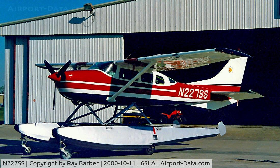 N227SS, 1970 Cessna U206E Stationair C/N U20601516, Cessna U.206E Super Skywagon [U206-01516] Belle Chasse~N 11/10/2000