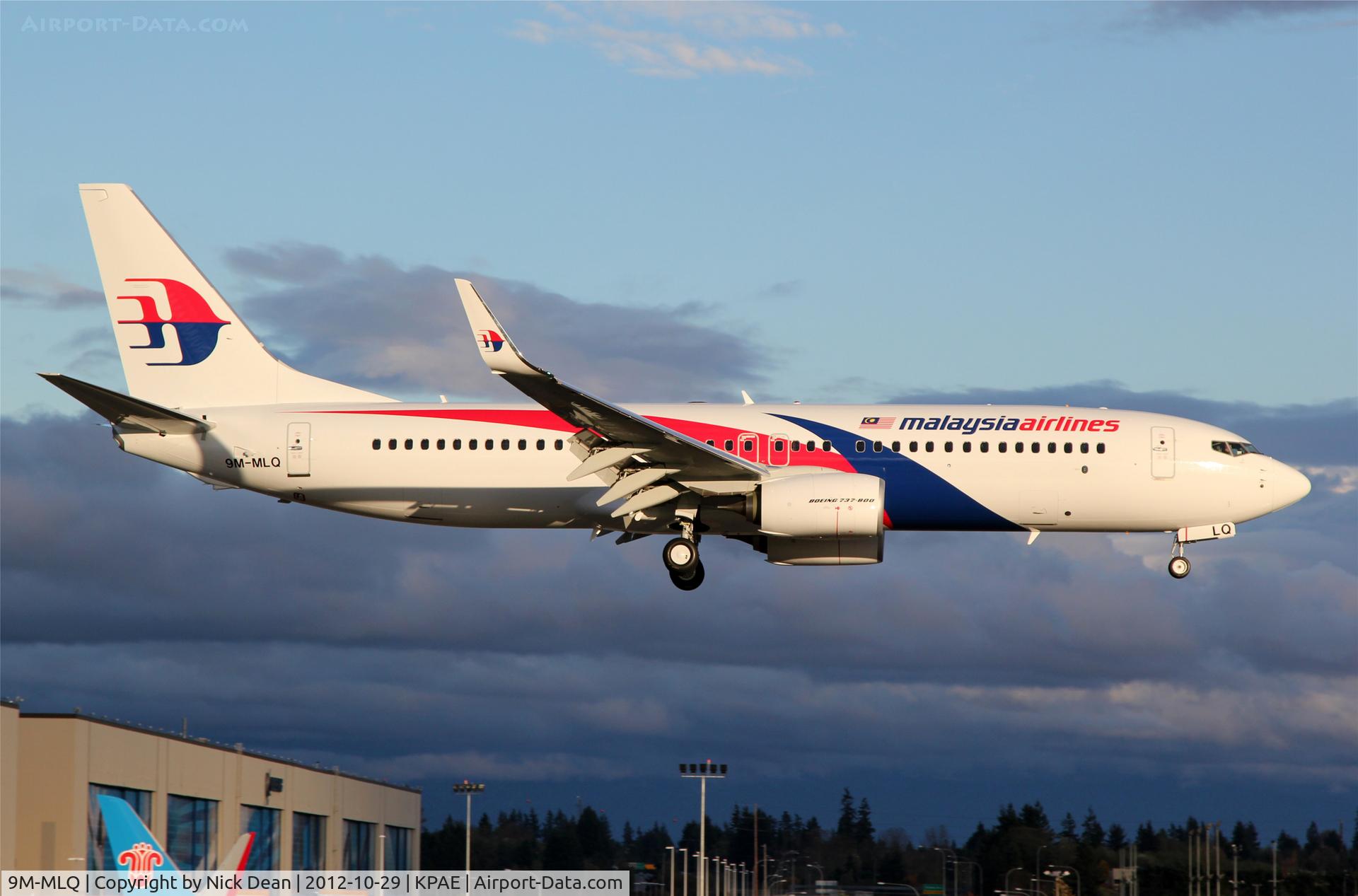 9M-MLQ, 2012 Boeing 737-8H6 C/N 39327, KPAE/PAE short final for the 16R T&G on the first of two ILS approaches