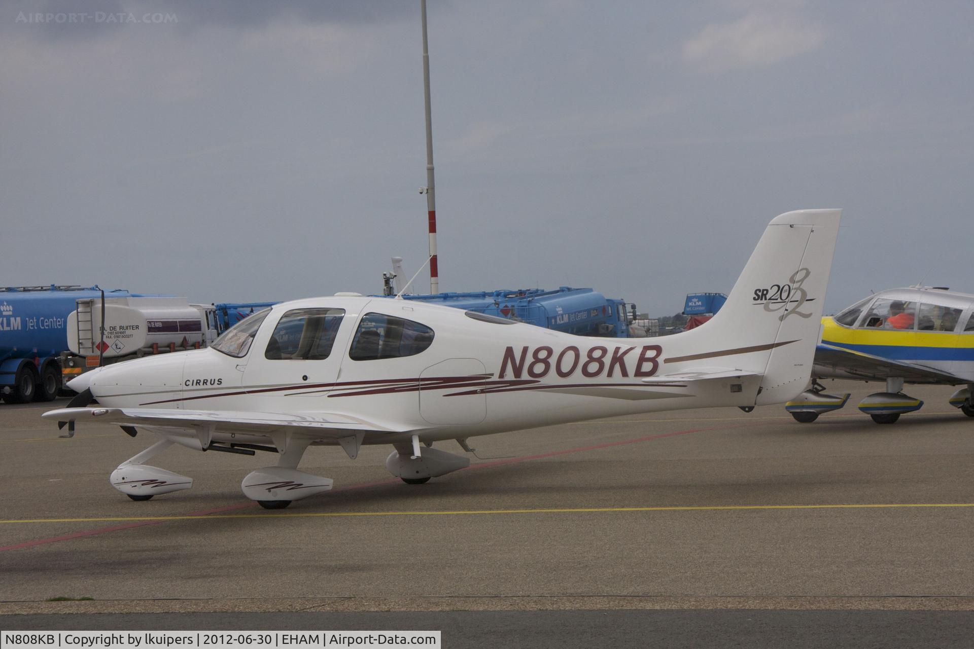 N808KB, 2005 Cirrus SR20 G2 C/N 1477, At Schiphol Oost