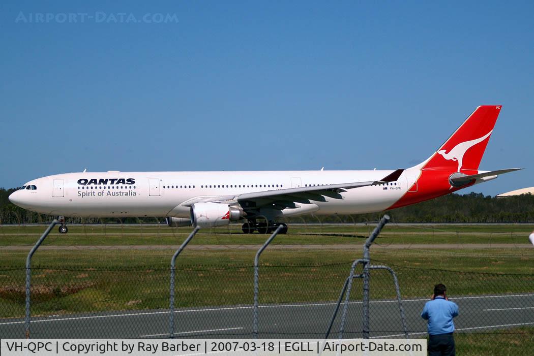 VH-QPC, 2003 Airbus A330-303 C/N 564, Airbus A330-302 [564] (QANTAS) Brisbane-International~VH 18/03/2007