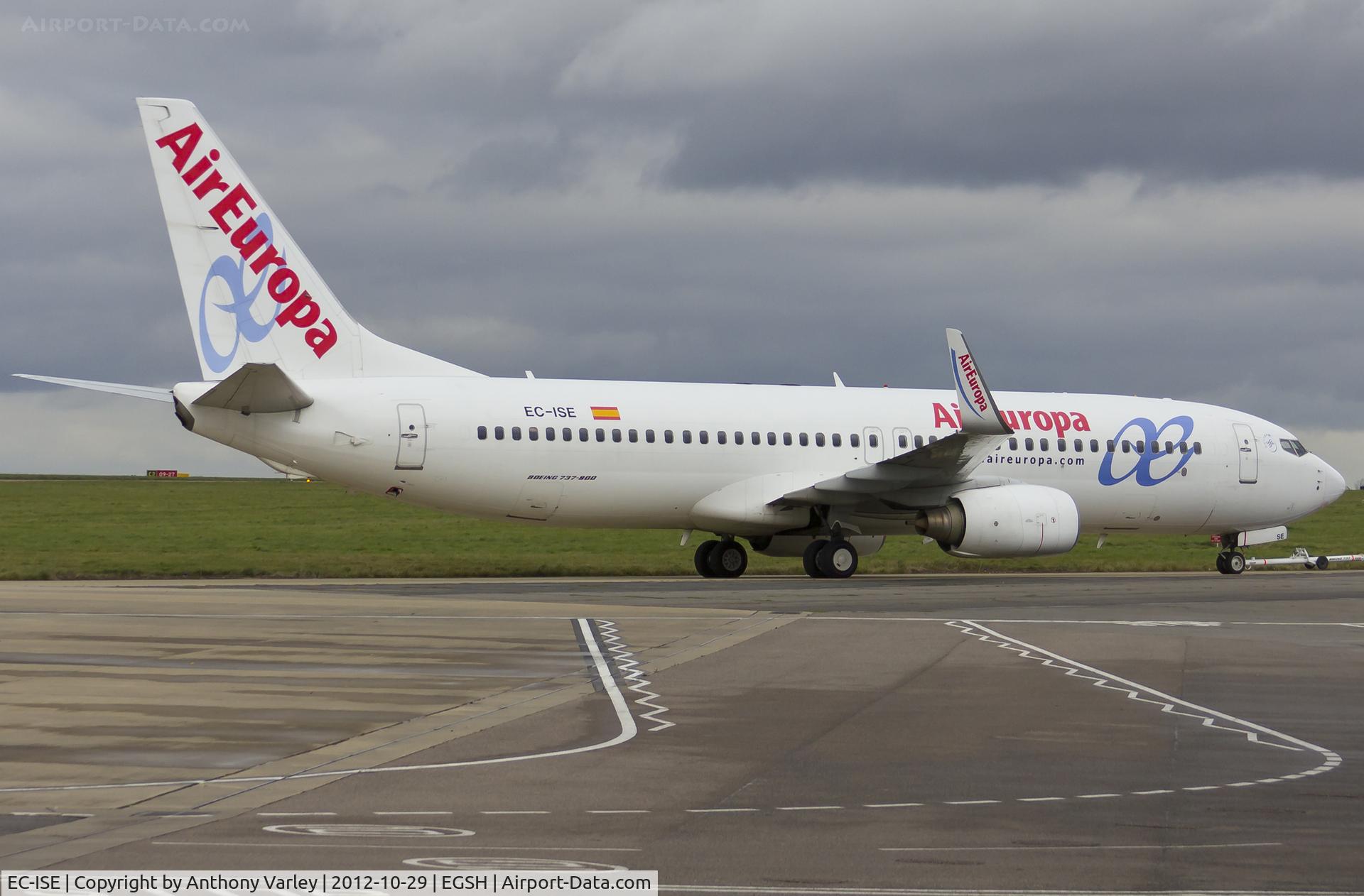 EC-ISE, 2003 Boeing 737-86Q C/N 30290, Being towed to the Air Livery hangar.