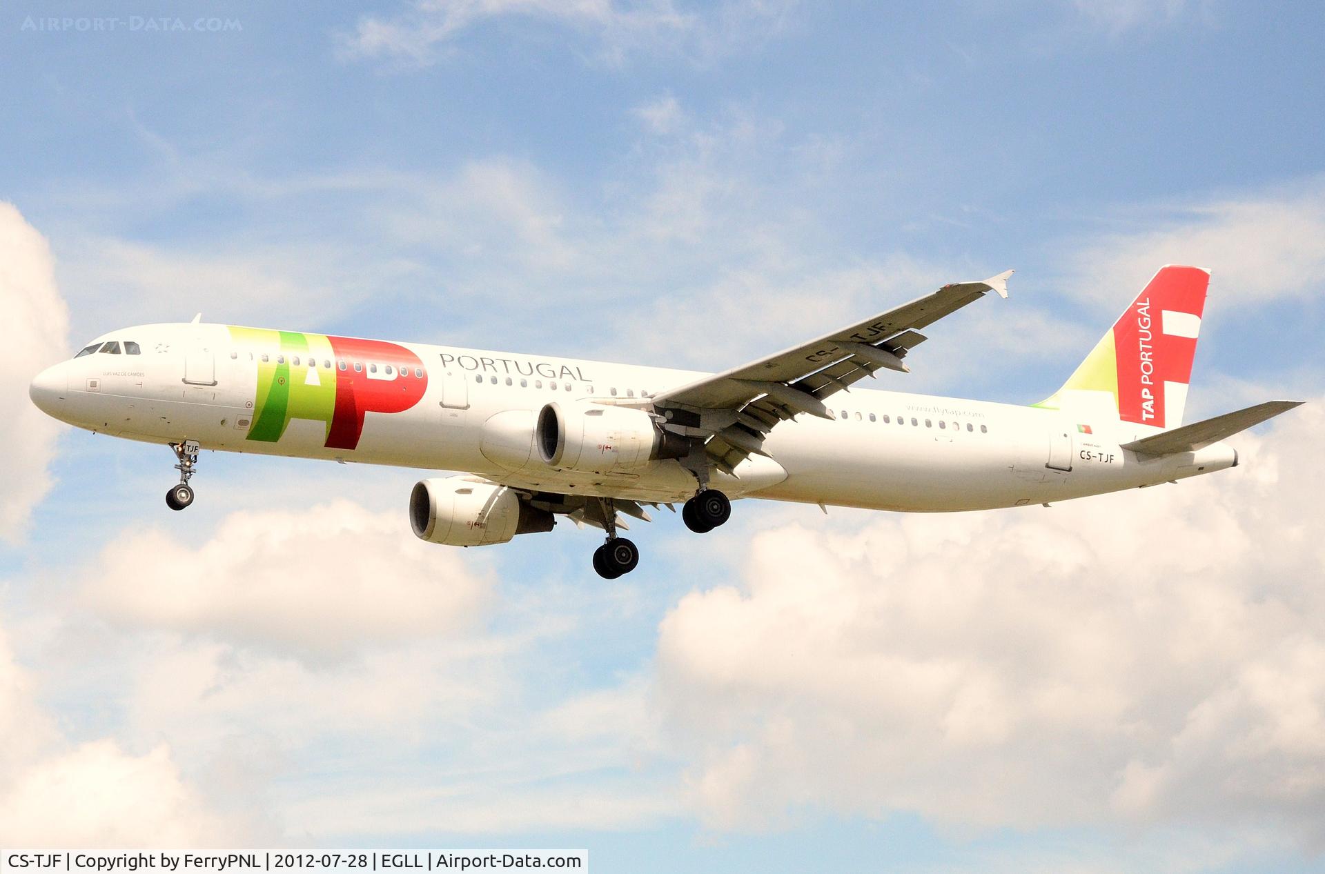 CS-TJF, 2000 Airbus A321-211 C/N 1399, On short final LHR
