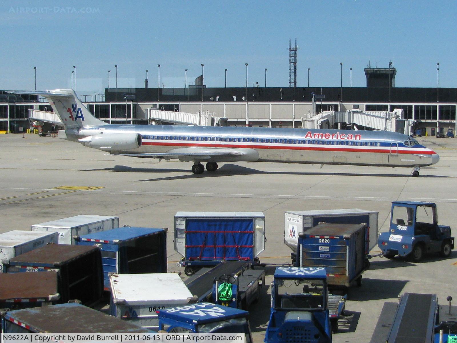 N9622A, 1998 McDonnell Douglas MD-83 (DC-9-83) C/N 53593, N9622A Chicago O'Hare Intl taxiing