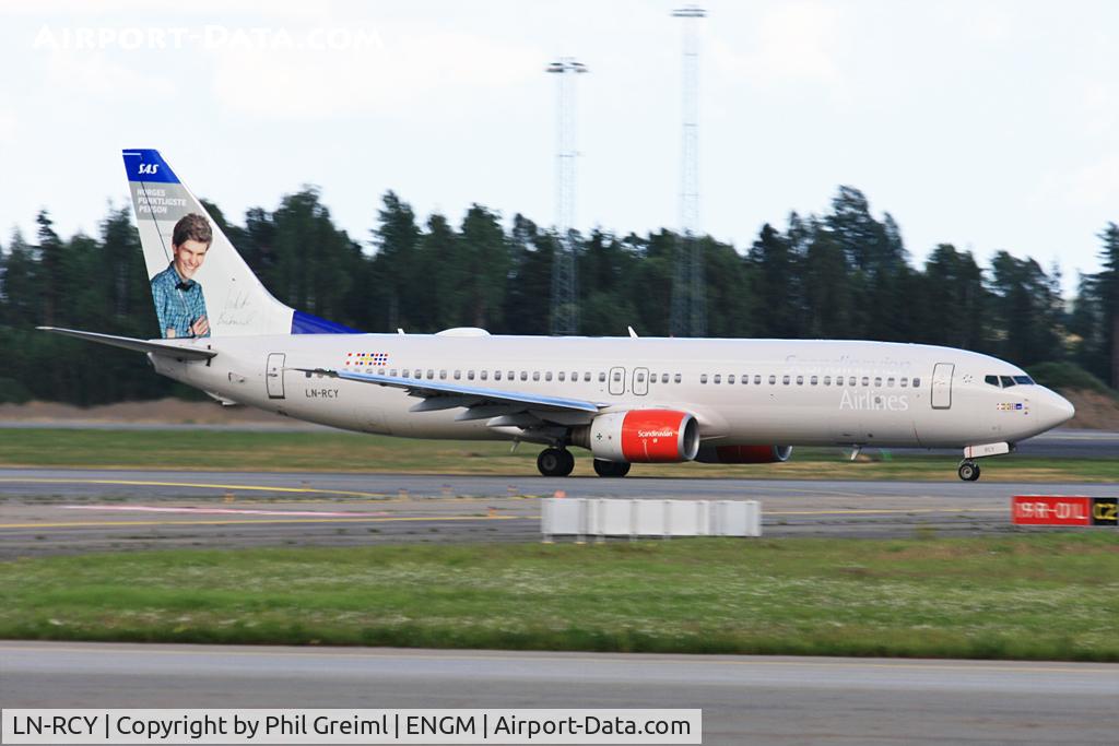 LN-RCY, 2001 Boeing 737-883 C/N 28324, Taken at OSL.
