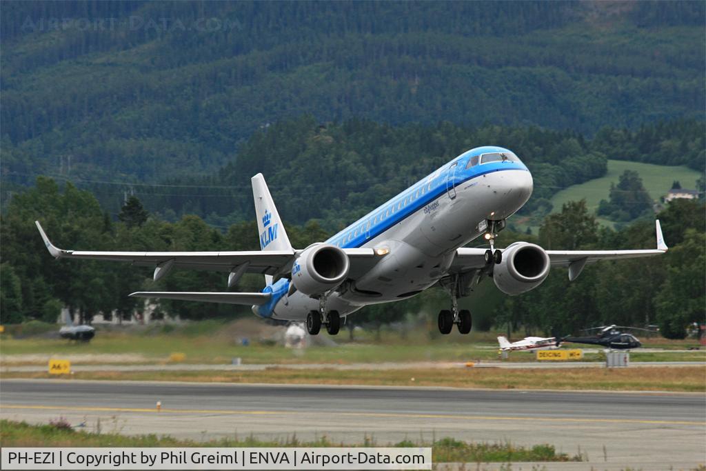 PH-EZI, 2009 Embraer 190LR (ERJ-190-100LR) C/N 19000322, Taken at TRD