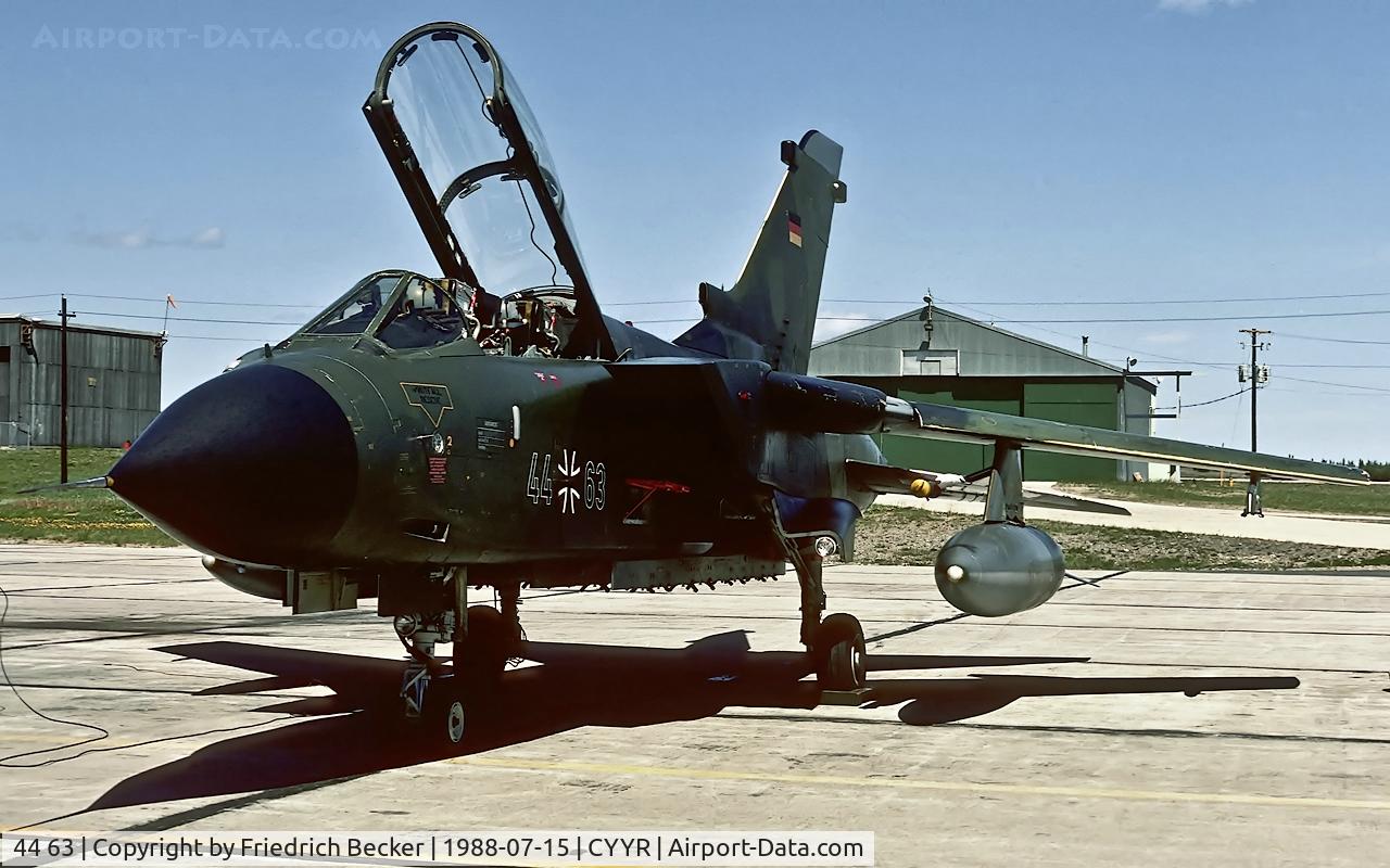 44 63, Panavia Tornado IDS C/N 412/GS120/4163, flightline at CFB Goose Bay