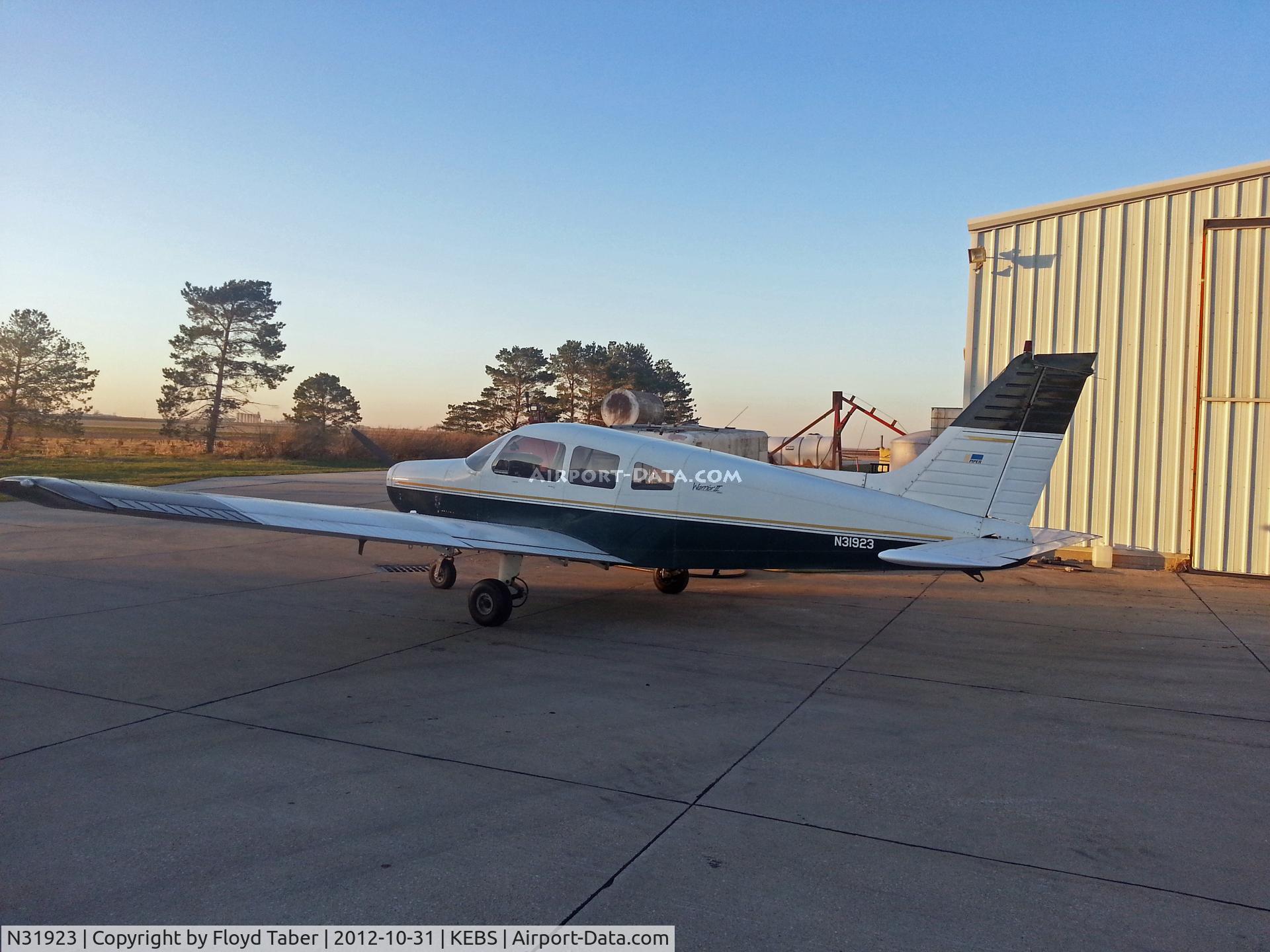 N31923, 1978 Piper PA-28-161 C/N 28-7816597, Sitting on the ramp
