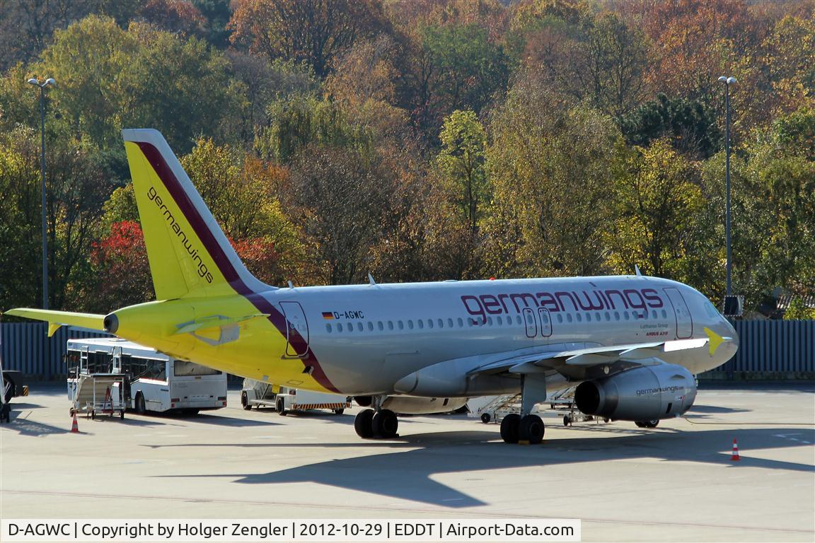 D-AGWC, 2006 Airbus A319-132 C/N 2976, Sulky Sue .....we put her in the corner until she comes to.
