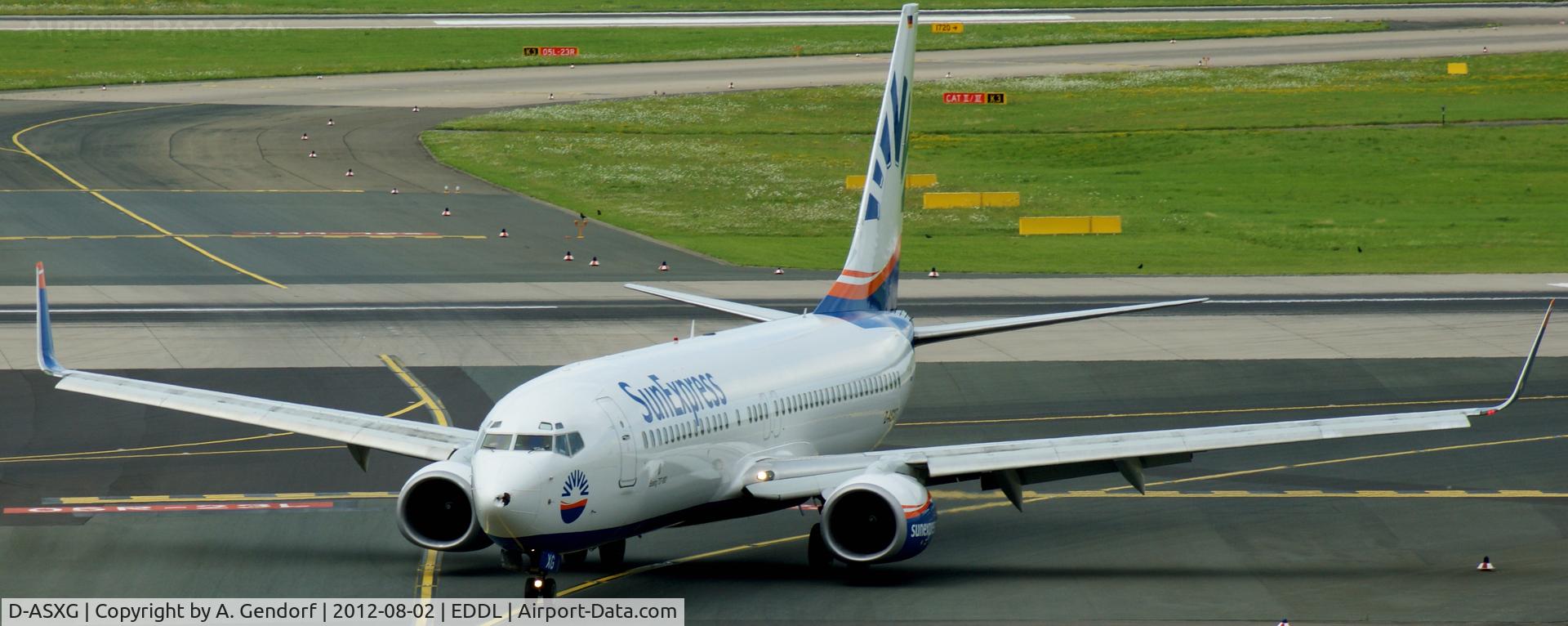 D-ASXG, 2002 Boeing 737-8CX C/N 32366, Sun Express Deutschland, is taxiing after landing at Düsseldorf Int´l (EDDL)
