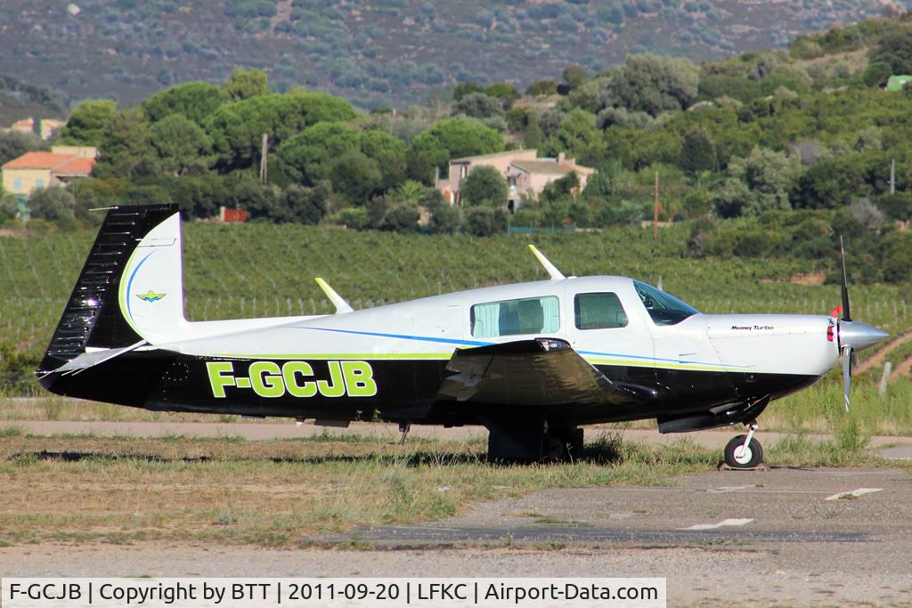 F-GCJB, 1979 Mooney M20K C/N 25-0248, Parked