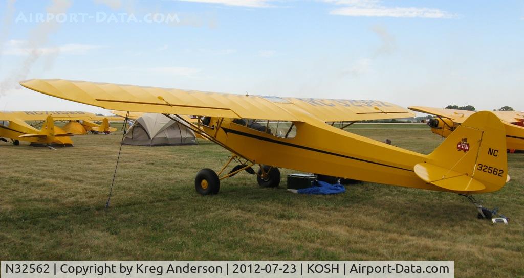 N32562, 1940 Piper J3C-65 Cub C/N 5457, EAA AirVenture 2012