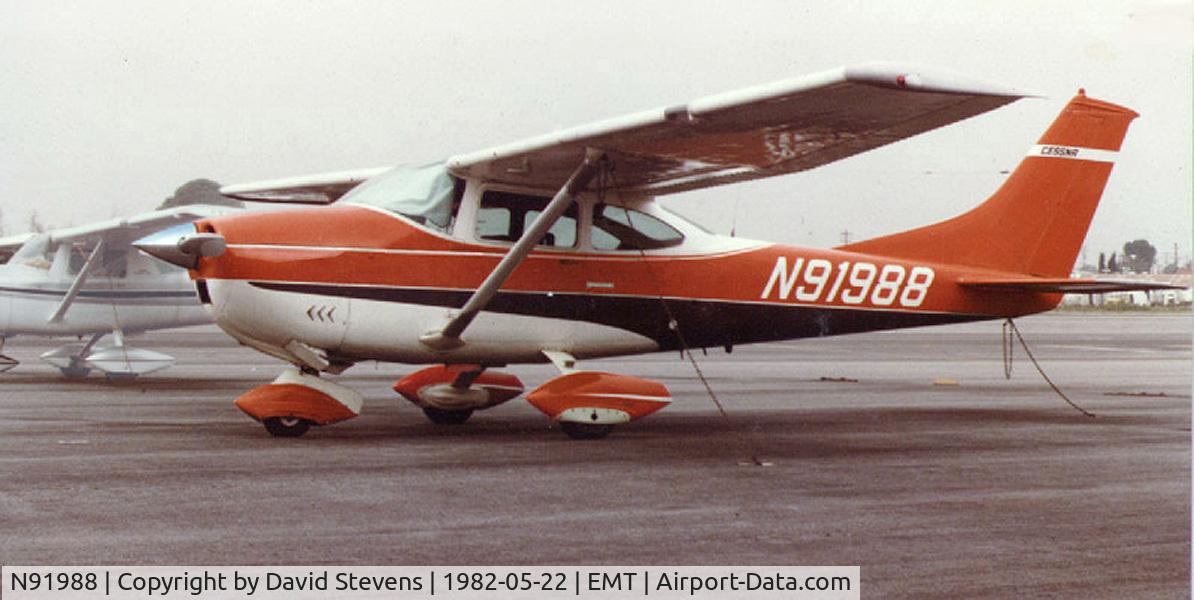 N91988, 1969 Cessna 182M Skylane C/N 18259983, When I bought '988, it had the original paint scheme and a 
